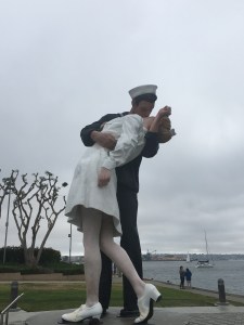 "The Kiss" | Teamtravelsblog