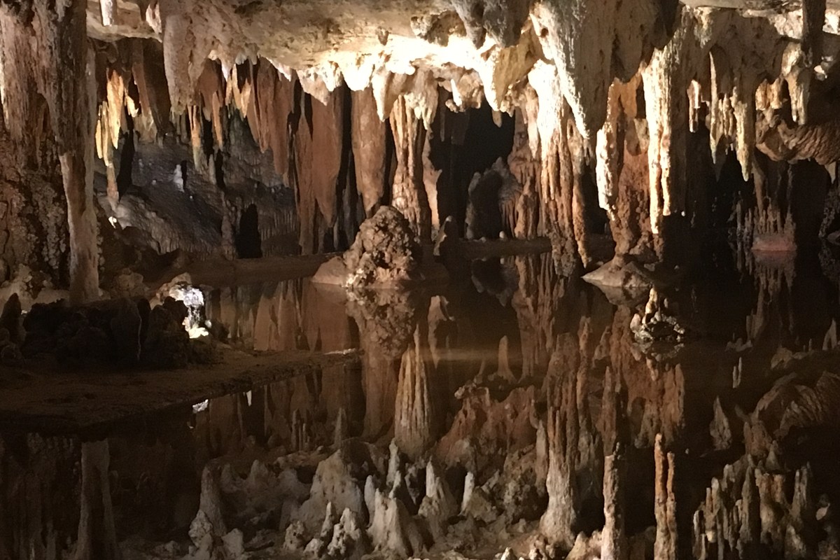 Reflecting Pond at Luray Caverns | TeamTravelsBlog