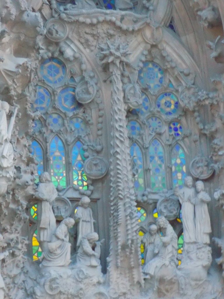 La Sagrada Familia Up Close | TeamTravelsBaby
